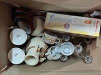 4 Cartons comprenant plats, électroménager, chandelier, tass… (photo 6)