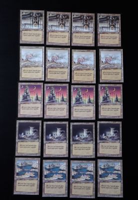 beaucoup de cartes sur la table