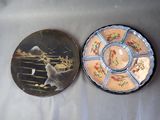 deux assiettes posées sur une table