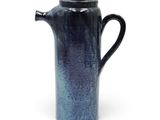 une image représentant une cafetière bleue et noire
