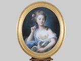 un tableau représentant une femme tenant un chat posé sur un socle