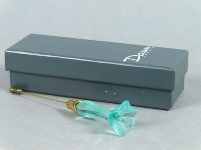 Rose en verre bleu Tiffany avec tige dorée, dans un coffret cadeau