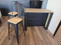 Meuble bar en bois avec 2 tabourets hauts (photo 2)