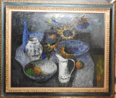 une peinture représentant une peinture d'un vase et d'une corbeille de fruits posés sur une table