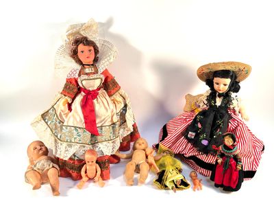 Ensemble de 9 poupées et poupons en celluloïd et composition…