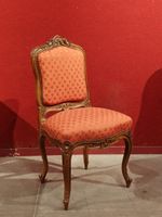 Suite de six chaises en noyer mouluré et sculpté, modèle à l… (photo 4)