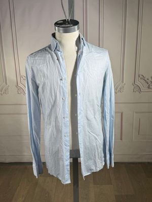 LOUIS VUITTON - Chemise en coton bleu ciel, petit col sur si…