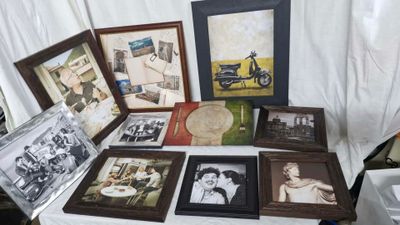 une table avec beaucoup de photos et d'images dessus