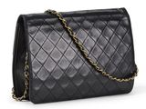 chanel black quilted lambskin flap bag