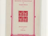 la couverture d'un livre sur laquelle figure une illustration représentant quatre carrés