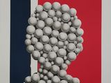 une image représentant une grappe de raisin sur un fond rouge, blanc et bleu