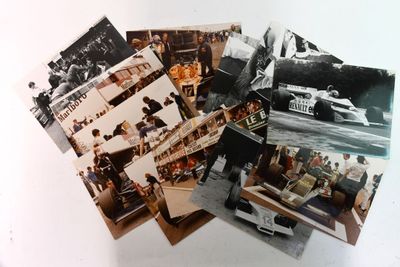 Réunion d'une quinzaine de photographies argentiques représe…
