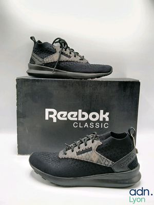 Chaussures de course Reebok Classic pour homme, en noir et gris