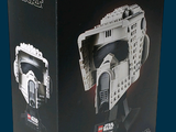 boxed box of a lego star wars set with a helmet on it