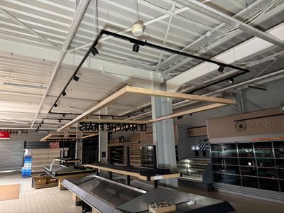 Spots LED suspendus et brise vue