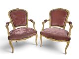 paire de fauteuils de style louis xv