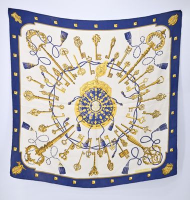 HERMES Paris made in France - Carré en twill de soie imprimé…