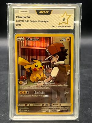 une image d'une carte à collectionner Pokémon dans un étui en plastique