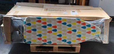 une boîte en carton ornée d'un motif coloré