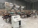 une machine qui se trouve à l'intérieur d'un bâtiment