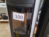 une photo d'une machine à café dans un magasin