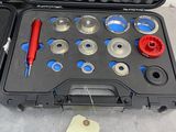 une mallette contenant tout un tas d'outils