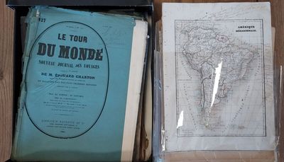 une boîte contenant une carte du monde