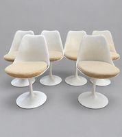Eero SAARINEN (1910-1961) éd. KNOLL : Suite de six chaises, …