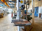 an image of a machine that is sitting in a building