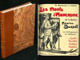deux livres placés l'un à côté de l'autre
