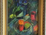 une peinture représentant une assiette de fruits posée sur une table