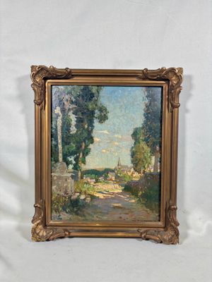 une image représentant un tableau d'une route avec des arbres en arrière-plan
