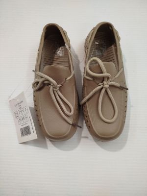 paire de mocassins pour femme en cuir beige, avec lacets