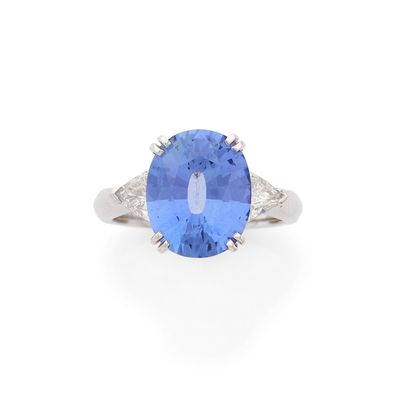 une bague en tanzanite et diamants