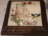 a picture of a picture of a bird in a frame