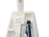 un porte-brosse à dents et porte-dentifrice dans une boîte