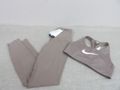 Ensemble composé d'une brassière de sport Nike pour femme et d'un legging