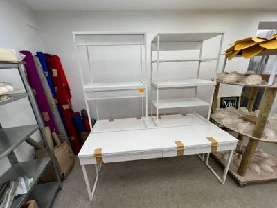 Ensemble de mobilier de présentation en métal laqué blanc co…