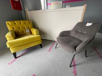 Fauteuil CELIN en tissu velours jaune capitonné + Fauteuil J…