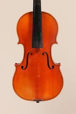 un vieux violon dont l'archet pend du manche