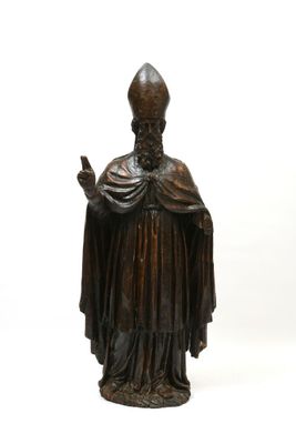 an image of a statue of a man with a hat and robe
