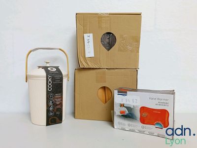 Lot de 4 accessoires d'intérieur dont pieds de lit - Diverse…