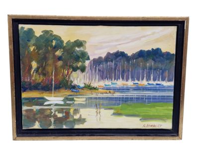 peinture à l'huile encadrée représentant des bateaux sur un lac, avec des arbres en arrière-plan