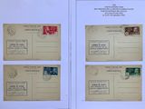 deux pages de vieilles cartes postales affranchies, posées sur une table