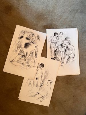trois dessins représentant un homme et une femme assis sur un canapé