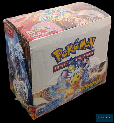 une boîte de cartes à collectionner Pokémon sur fond noir