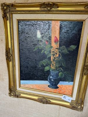 une photo d'un tableau représentant une rose dans un vase