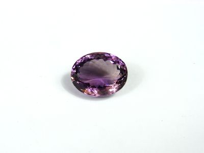 Améthyste ovale 19.30 cts 20.5x16x10 n°23902128