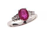 Bague ovale en rubis et diamants