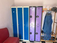L70 - CASTELNAU D'ESTREFONDS – Un lot de 5 vestiaires dont l…
